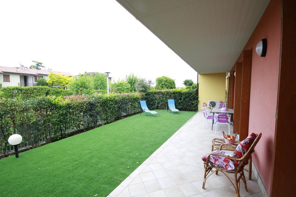 Luminoso Trilocale Con Piscina E Giardino Privato Apartment Десенцано дел Гарда Екстериор снимка